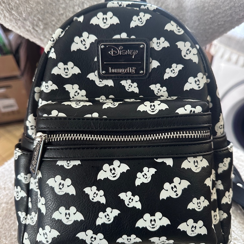 Loungefly Mickey Mouse bats glow in the dark mini backpack - Picture 2 of 3